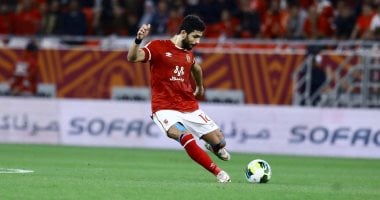 في احتفالية مميزة.. الأهلى يكرم “أيمن أشرف” قبل مغادرته من التتش
