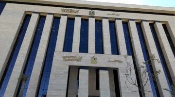 النقل تدعو المواطنين للتوعية بمخاطر رشق القطارات بالحجارة