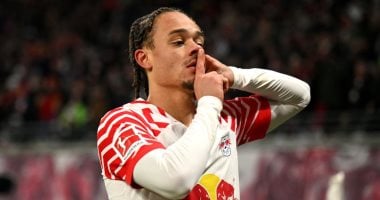 تشيلسي يقترب من التعاقد مع تشافي سيمونز واللاعب يعرب عن رغبته في الرحيل
