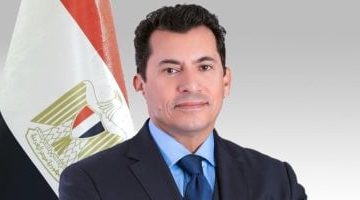 وزير الرياضة يُهنئ منتخب الاسكواش بعد إنجازاته في أوروبا وهولندا