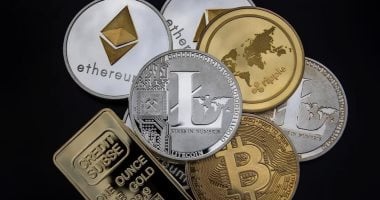 انخفاض العملات الرقمية مع تراجع بيتكوين وسط تشديد التنظيمات الأمريكية على السوق