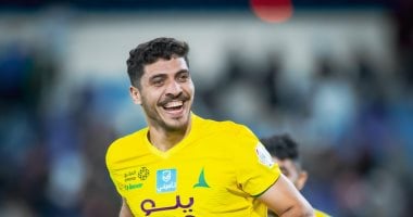 محمد شريف يعود للتدريبات مع الأهلي بعد توقيعه لخمس سنوات
