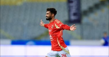 الأهلي يُصر على بقاء أحمد رضا: زيدان يبحث عن وسط جديد!