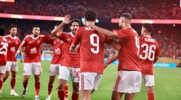 جلسة خاصة لريبيرو مع معاونيه في الأهلي استعدادًا للموسم الجديد