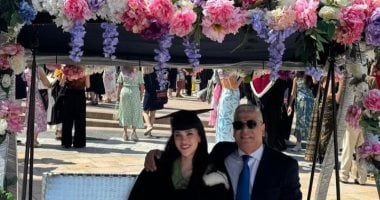 وائل جمعة يحتفل بنجاح نجلته في جامعة ليفربول بصور مميزة