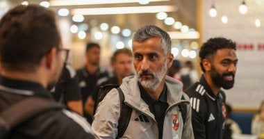 لاعبي الأهلي يصلون مطار القاهرة استعدادًا للسفر إلى تونس.. صور