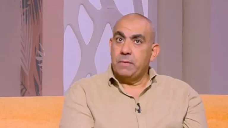 بالفيديو بكاء الفنان محسن منصور على الهواء أثناء كشفه السبب المؤثر