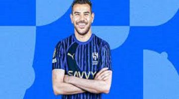 غوميز يحتفي بانضمام ثيو هيرنانديز: 'مرحبًا بك في عائلة الهلال'