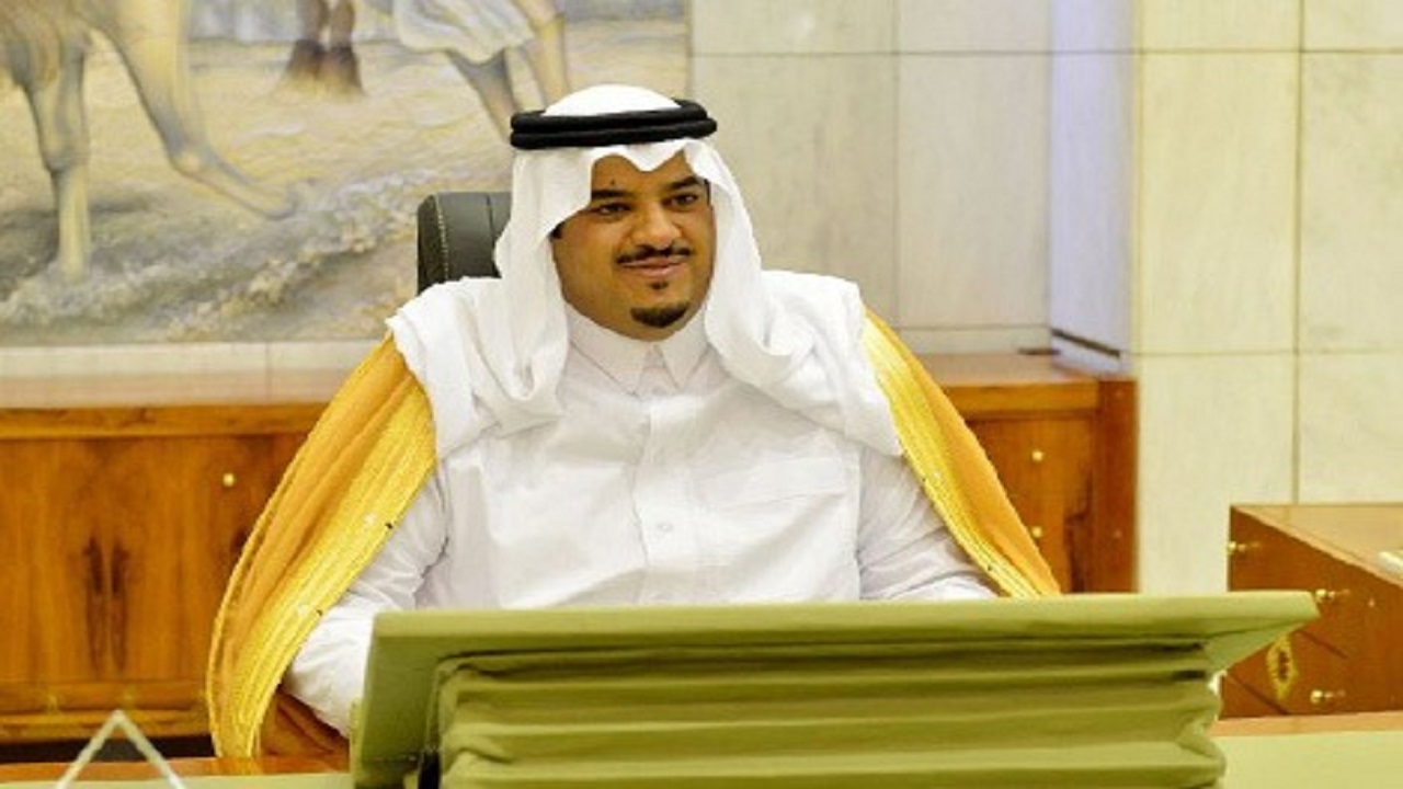 نائب أمير الرياض يؤدي صلاة الجنازة على الأميرة بزه بنت سعود