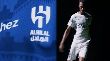 الهلال يكشف النقاب عن قميصه الرسمي للموسم المقبل فيديو حصري