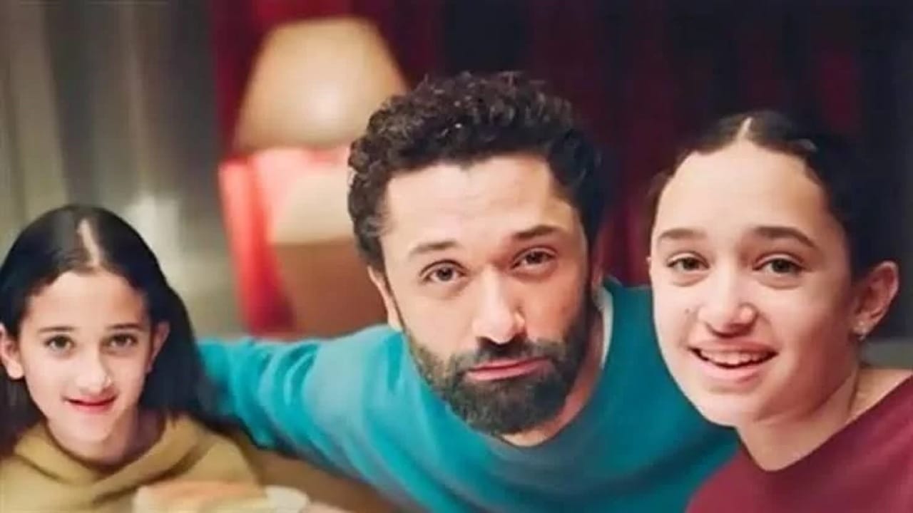 ابنة كريم عبد العزيز تثير الجدل في مملكة الحرير: صور حصرية!