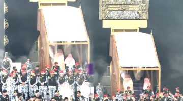 شاهد مراسم غسل الكعبة المشرفة: تقاليد تاريخية تعيد الروح