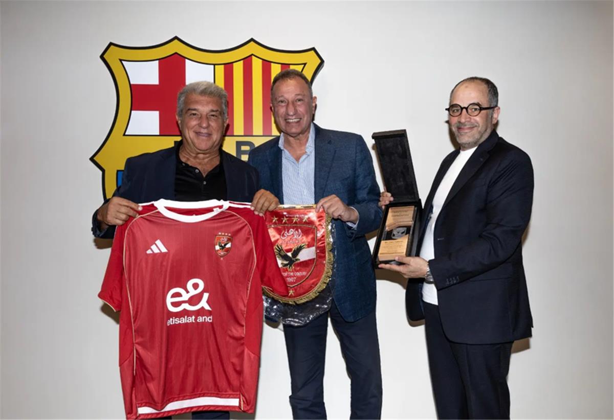 اجتماع الخطيب مع رئيس برشلونة لمناقشة مشروع استاد الأهلي الجديد